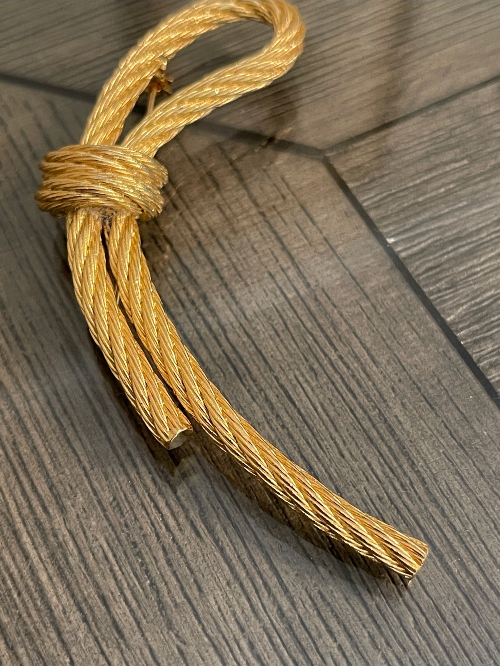 Christian Dior Vintage Knotted Rope Brooch - Gold-tone Metal - Picture 6 of 17
